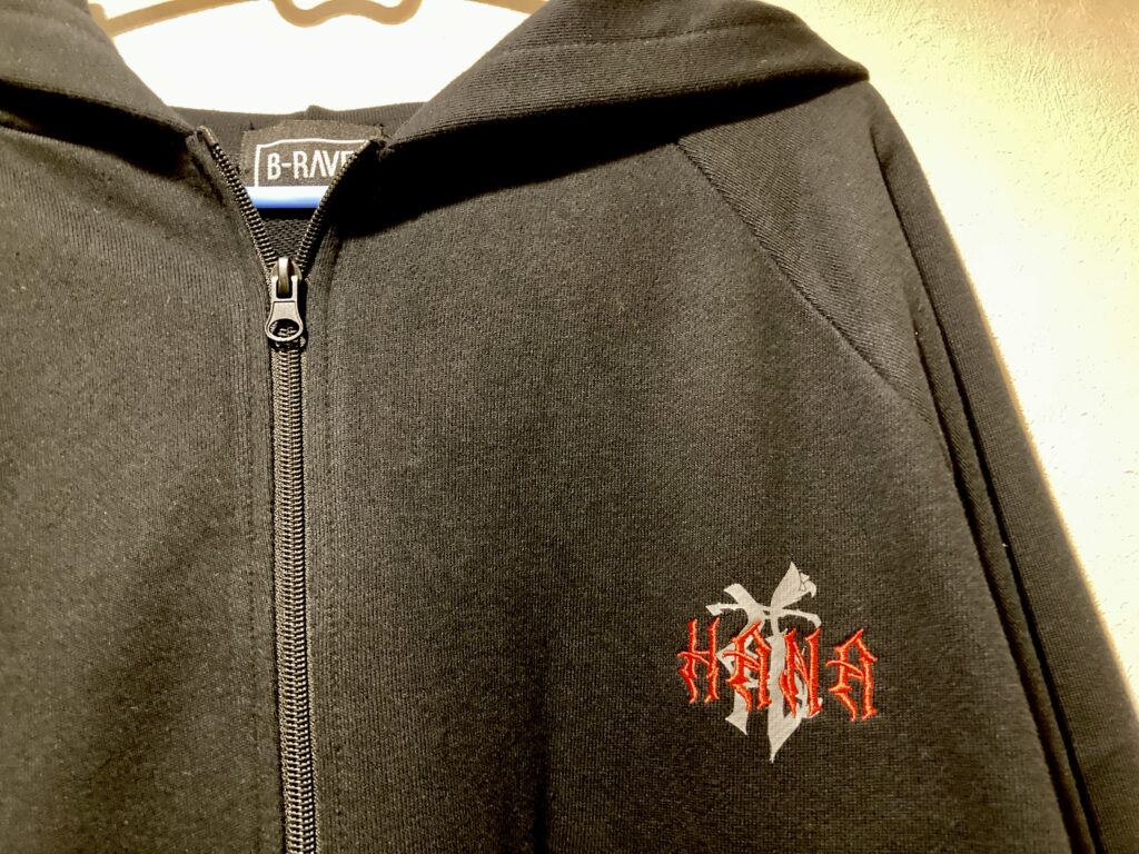 Born to Bloom｜HANAロゴパーカー着用&サイズ感レビュー